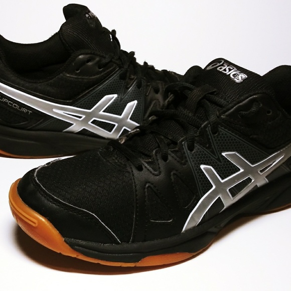 Asics Other - Asics GEL BLK/ Size 4.5 UPCOURT